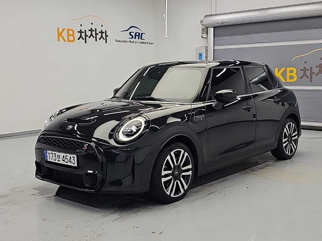 경기 수원 미니쿠퍼 5도어 중고차 대표 이미지